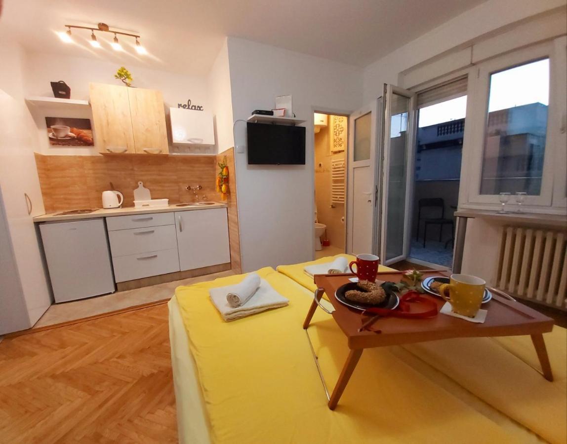 Studio 17 Belgrade Luaran gambar