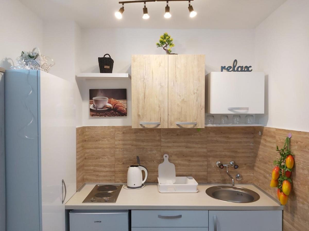 Studio 17 Belgrade Luaran gambar