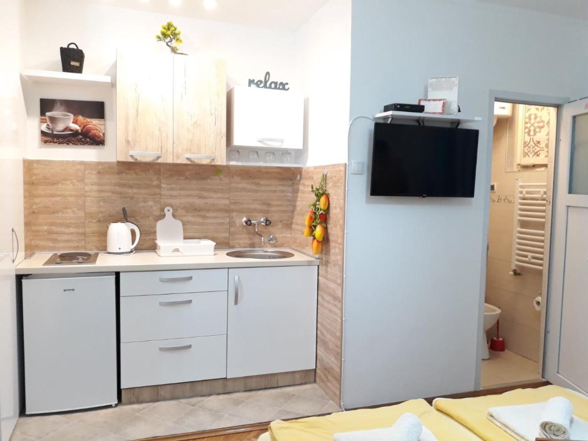 Studio 17 Belgrade Luaran gambar