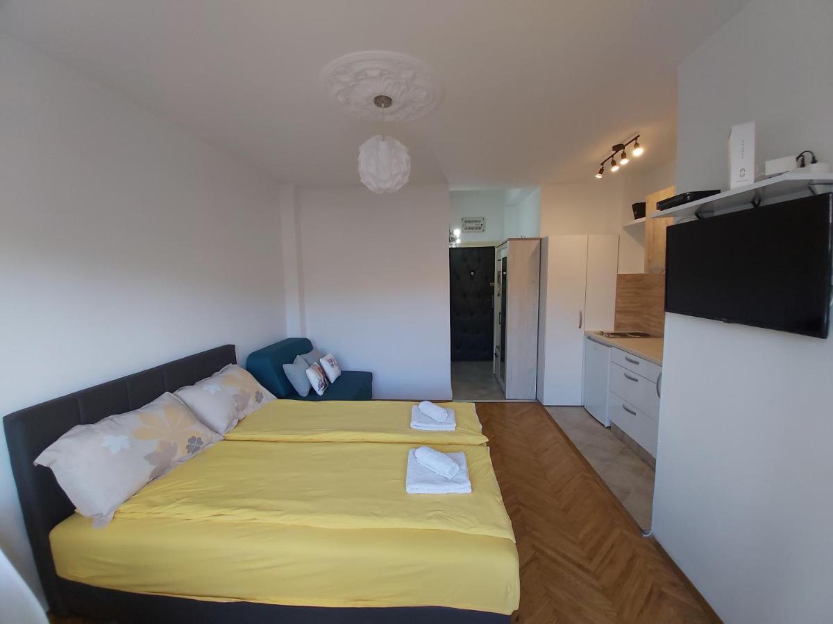 Studio 17 Belgrade Luaran gambar