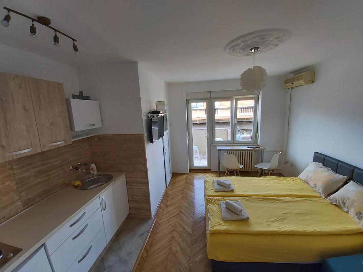 Studio 17 Belgrade Luaran gambar